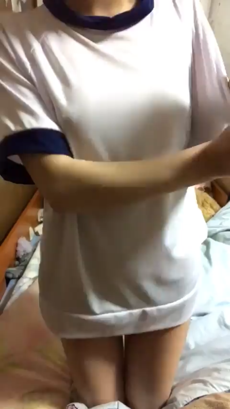 Cởi áo trắng xoa nhẹ nhàng - sex viet
