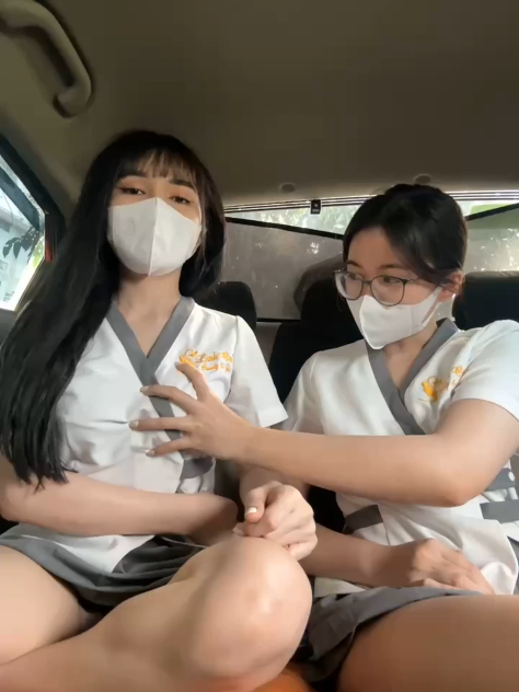 clip sex Hai Em BeautySpa Eira Show Trên Ô Tô