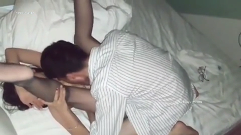 sex Việt Nam - Em dang chân cho anh liếm
