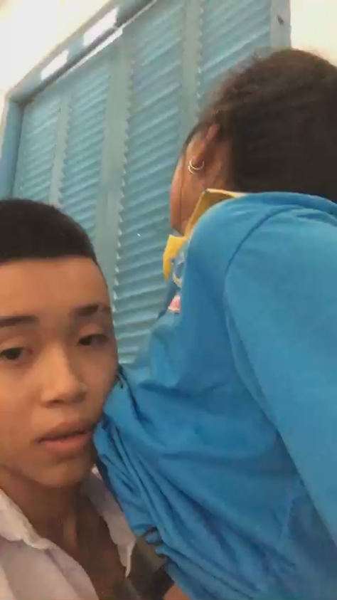 (không che) Làm tình trong lớp giờ ra chơi