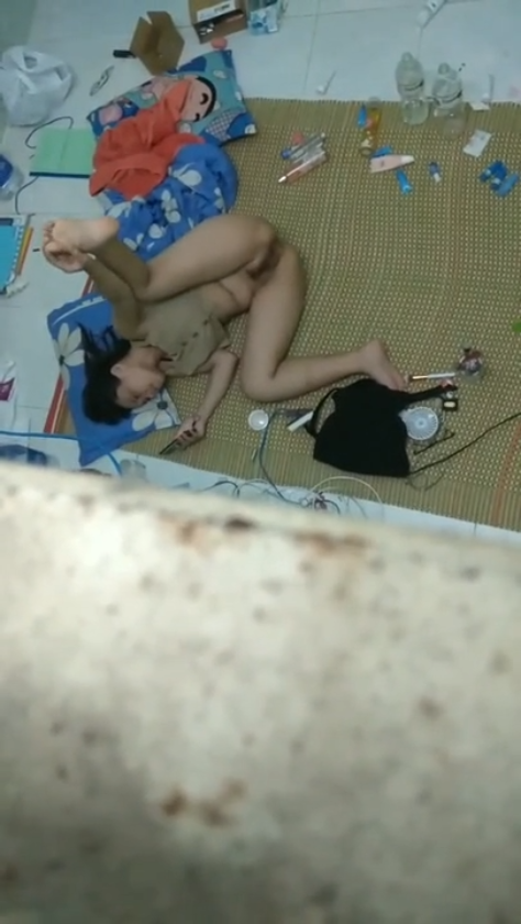 Quay lén em sinh viên không mặc quần - viet69